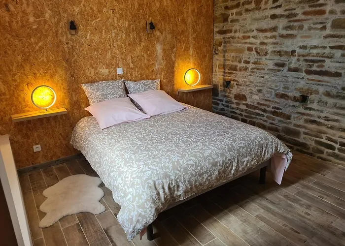 펜션 De L'hotel Mahey Champrépus