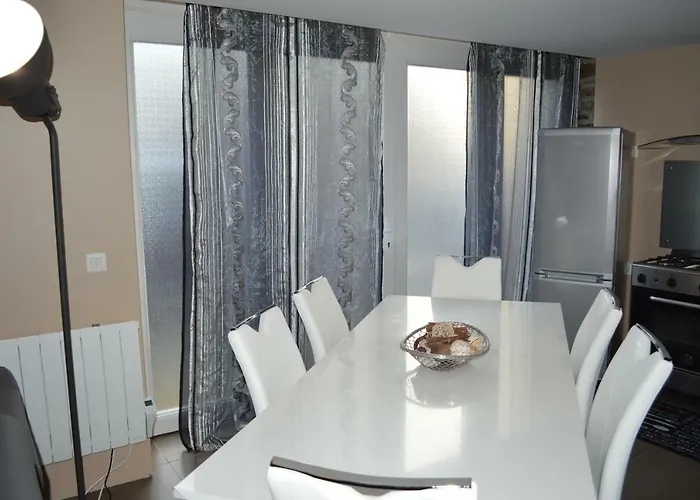 펜션 De L'hotel Mahey *