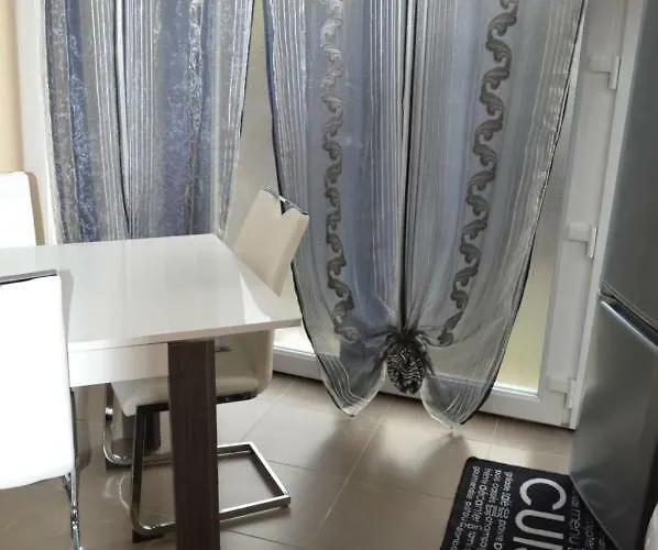 De L'hotel Mahey Champrépus